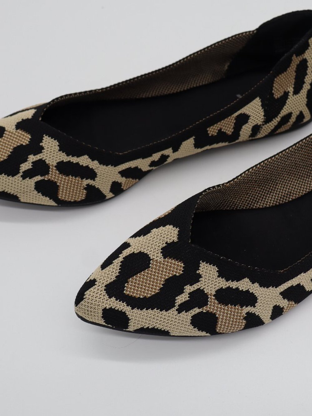 MIA Kerri, leopard print pointed toe Flats  Size   Like New